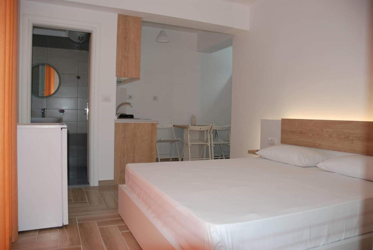 The Hill Apartment Саранде Екстериор снимка